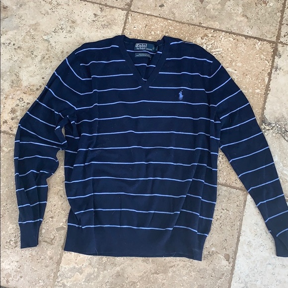 Beautiful soft light weight sweater by Polo - Picture 2 of 4